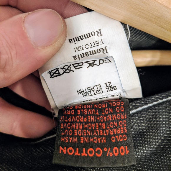 Evisu Jeans - Picture 3 of 4